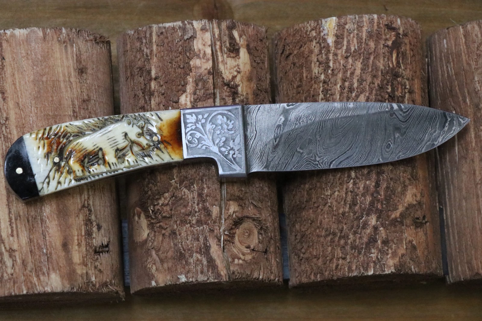 PW-9714 HAND MADE STAINLESS STEEL SKINING KNIFE-ENGRAVED BURN CAMEL BONE 
