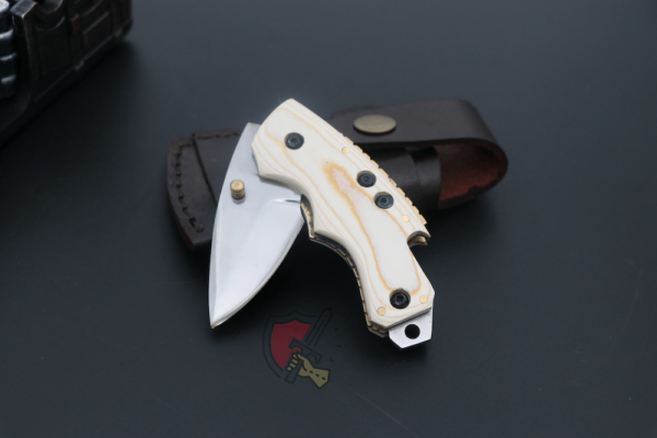D2 custom made pocket knife