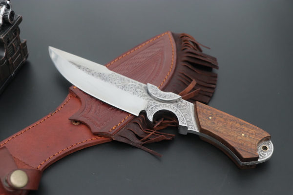 hand forged d2 steel skinning knife